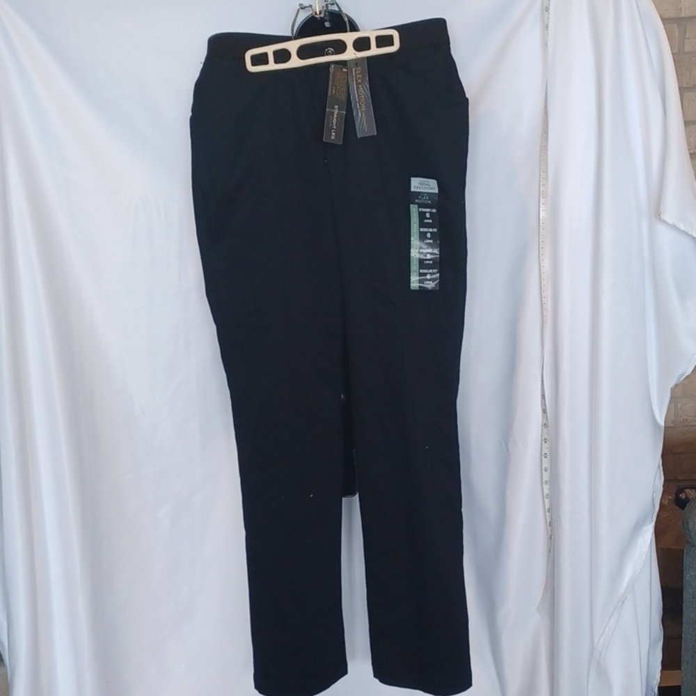 NWT! LEE SZ 6L Relaxed Fit Straight Leg Black Pants Effortless Wash & Wear